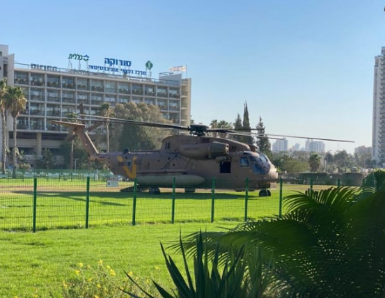 إصابة خطيرة لجندي خلال تواجده بقاعدة عسكرية قرب قطاع غزة